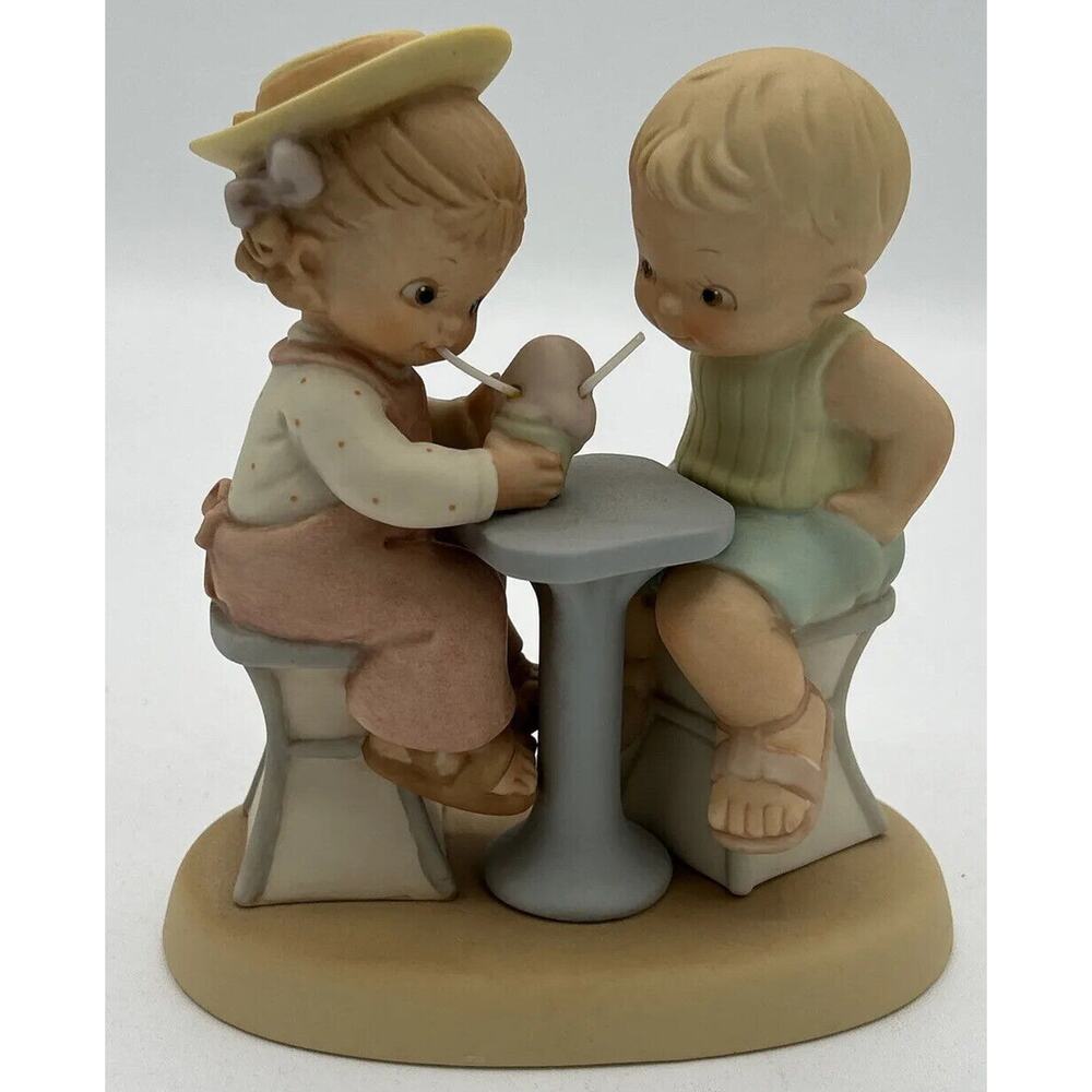 Enesco Memories of Yesterday Friendship Is Meant To Be Shared No Box SKU U229
